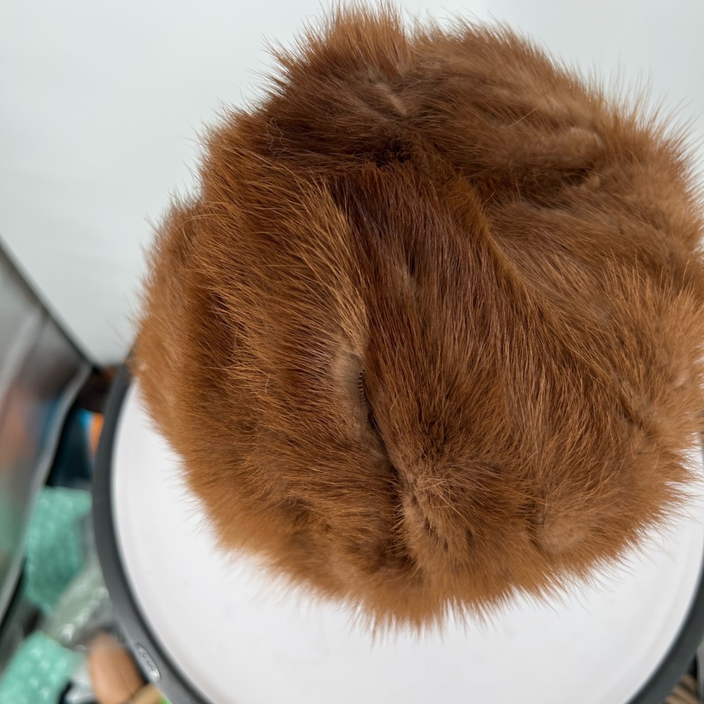 MINK OR FOX FUR HAT - Picture 5 of 7